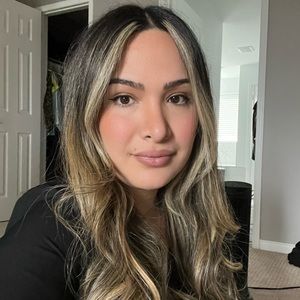 Meet your Posher, Yalda